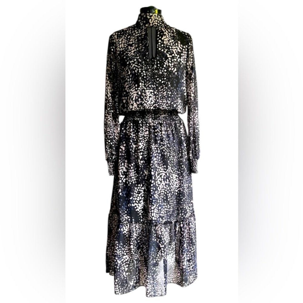 Feminine dress